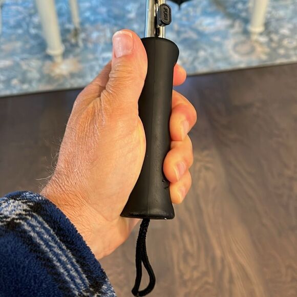 Black push button release Lenovo Computers Geek PC Logo 35” golf large umbrella - Picture 6 of 6